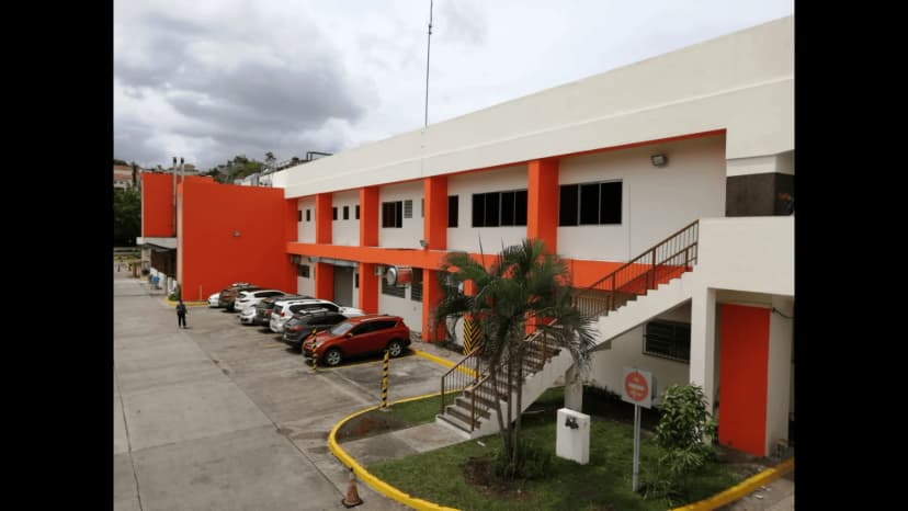 Fachada del Hospital San Miguel Arcángel.