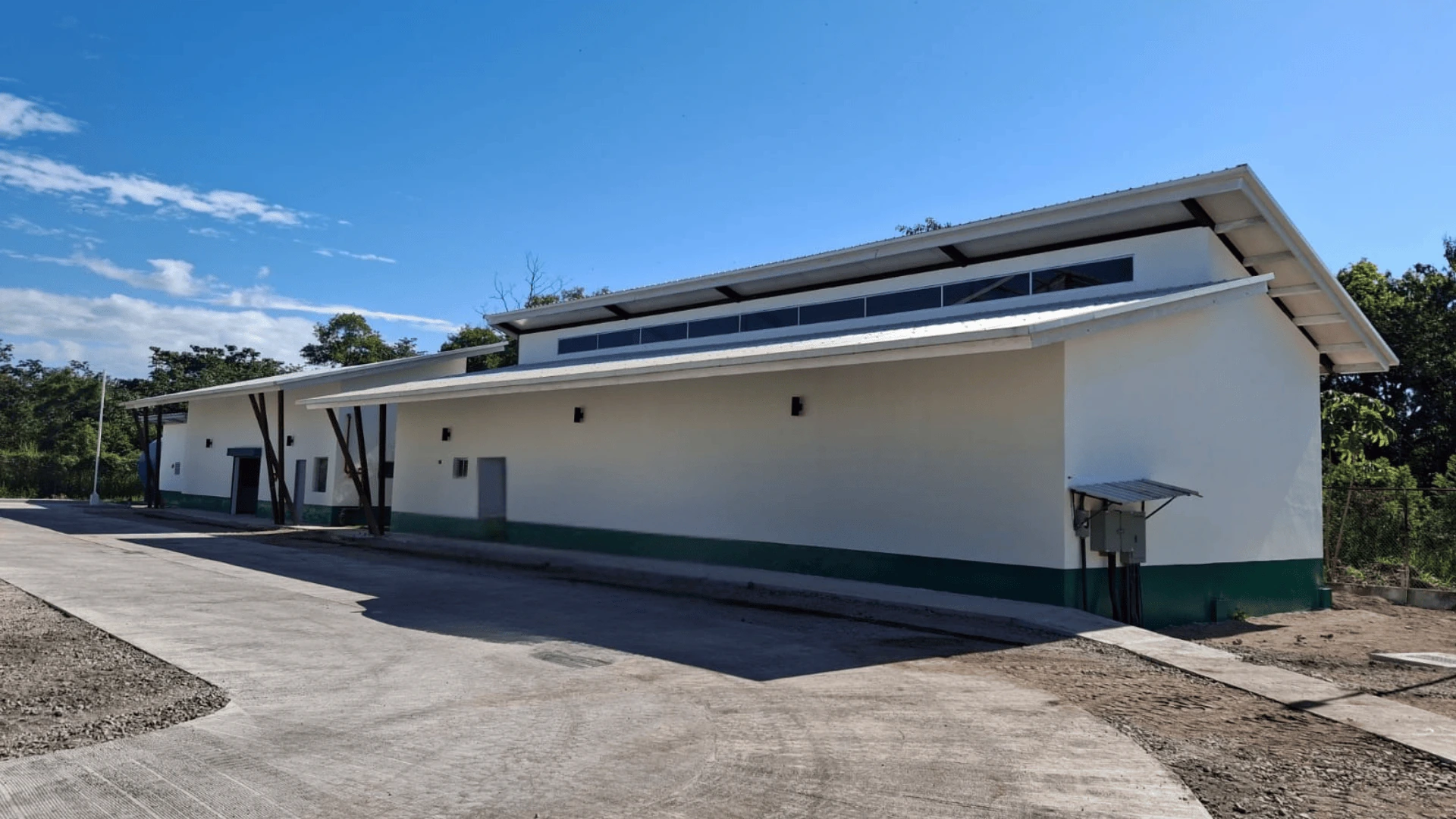 Dirección Regional del MIDA en Chiriquí: fachada y acceso.